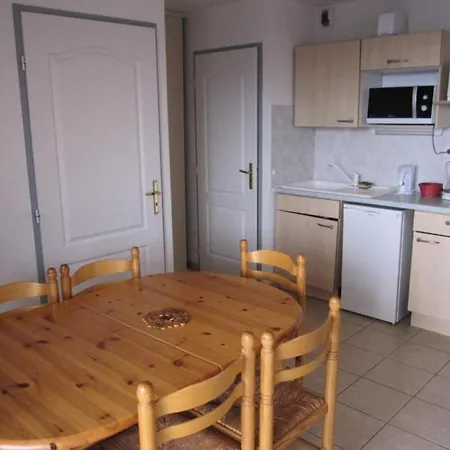 Gardette - T2 Pour 6 Personnes Proche Place A Mae-8481